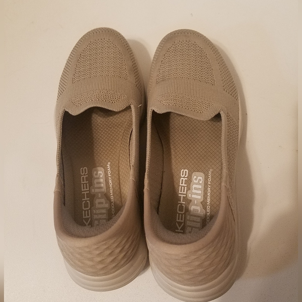 Skechers Women's Tan Slip-On Shoes Size 6